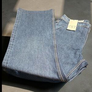 Zara Woman’s Mid Rise Relaxed Denim